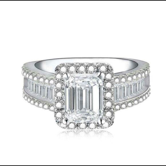 Beautiful White CZ Diamond Ring - Picture 1 of 7